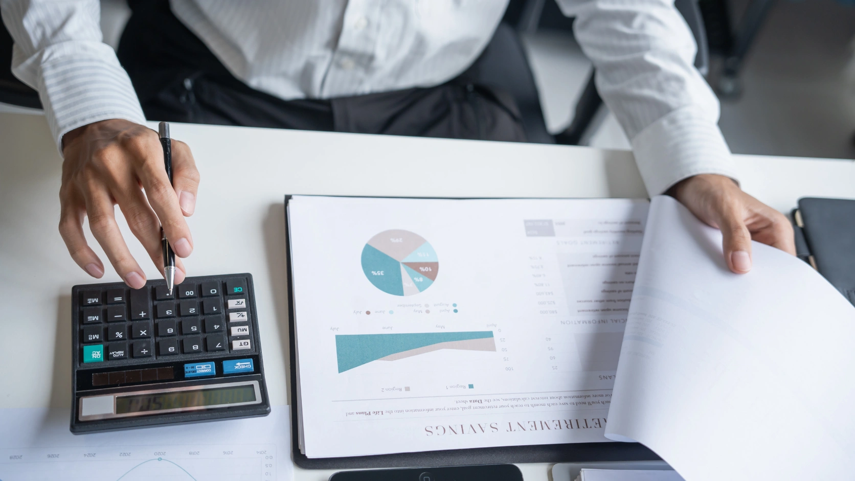 Vue revenus Getme CRM avec abonnements, factures, devis et pipeline client.